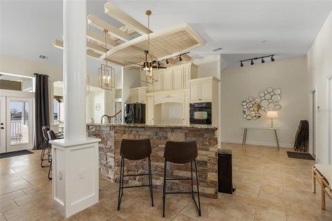 House in Port Charlotte, Florida 4 bedrooms, 364.55 sq.m. № 2428942 - photo 10