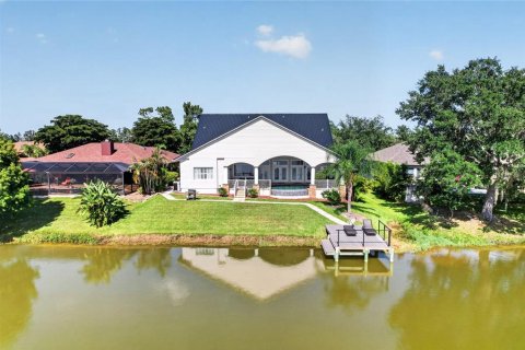 House in Port Charlotte, Florida 4 bedrooms, 364.55 sq.m. № 2428942 - photo 29