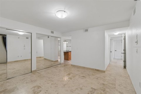 Condominio en venta en Tampa, Florida, 2 dormitorios, 141.21 m2 № 2151178 - foto 27