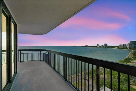 Condominio en Tampa, Florida, 2 dormitorios  № 2151178