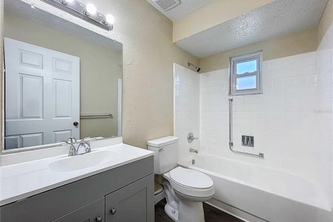 House in Port Richey, Florida 2 bedrooms, 102.84 sq.m. № 1905712 - photo 11