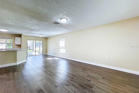 House in Port Richey, Florida 2 bedrooms, 102.84 sq.m. № 1905712 - photo 7