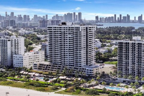 Copropriété à vendre à Miami Beach, Floride: 2 chambres, 82.68 m2 № 2012123 - photo 19