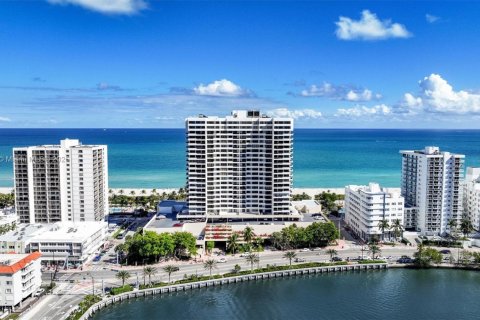 Copropriété à vendre à Miami Beach, Floride: 2 chambres, 82.68 m2 № 2012123 - photo 28