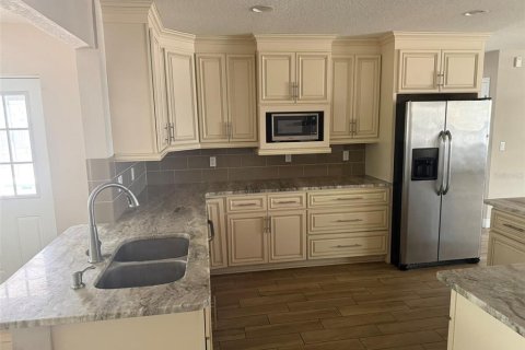 Villa ou maison à vendre à Bradenton, Floride: 3 chambres, 166.85 m2 № 2227214 - photo 3