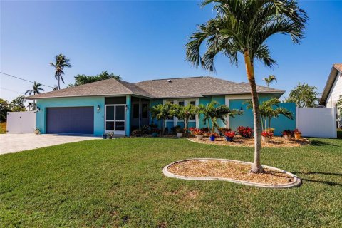Casa en venta en Cape Coral, Florida, 3 dormitorios, 174.28 m2 № 1916970 - foto 2