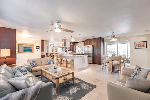 Casa en venta en Cape Coral, Florida, 3 dormitorios, 174.28 m2 № 1916970 - foto 13
