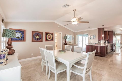 Casa en venta en Cape Coral, Florida, 3 dormitorios, 174.28 m2 № 1916970 - foto 25