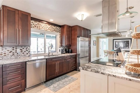 Casa en venta en Cape Coral, Florida, 3 dormitorios, 174.28 m2 № 1916970 - foto 17