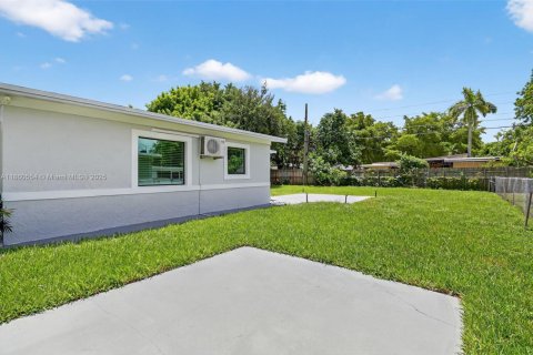 Casa en venta en North Miami, Florida, 2 dormitorios, 69.68 m2 № 1890115 - foto 18