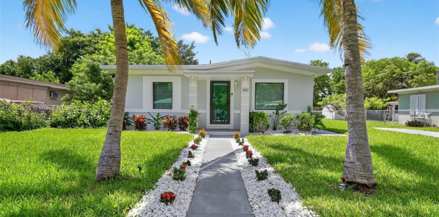 Casa en North Miami, Florida 2 dormitorios, 69.68 m2 № 1890115