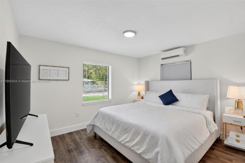 Casa en venta en North Miami, Florida, 2 dormitorios, 69.68 m2 № 1890115 - foto 10
