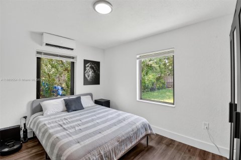 Casa en venta en North Miami, Florida, 2 dormitorios, 69.68 m2 № 1890115 - foto 13