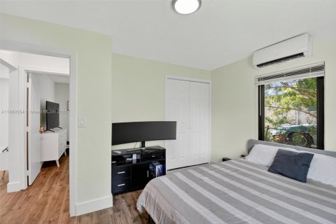 Casa en venta en North Miami, Florida, 2 dormitorios, 69.68 m2 № 1890115 - foto 14