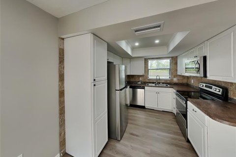 Casa en alquiler en Sarasota, Florida, 3 dormitorios, 110.83 m2 № 1879872 - foto 4