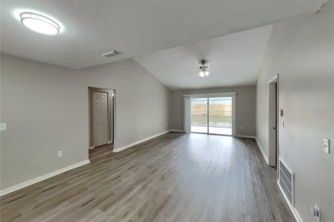 Casa en alquiler en Sarasota, Florida, 3 dormitorios, 110.83 m2 № 1879872 - foto 2