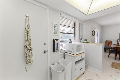 Купить кондоминиум в Ротонда, Флорида 6 комнат, 103.86м2, № 1909531 - фото 20