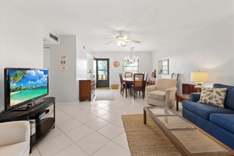 Купить кондоминиум в Ротонда, Флорида 6 комнат, 103.86м2, № 1909531 - фото 15