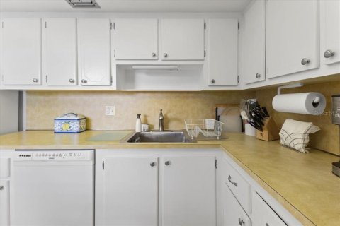 Купить кондоминиум в Ротонда, Флорида 6 комнат, 103.86м2, № 1909531 - фото 22