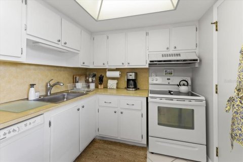 Купить кондоминиум в Ротонда, Флорида 6 комнат, 103.86м2, № 1909531 - фото 17