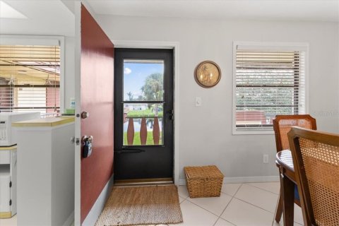 Купить кондоминиум в Ротонда, Флорида 6 комнат, 103.86м2, № 1909531 - фото 8