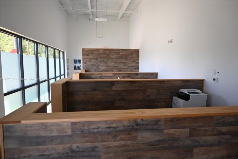 Commercial property in Orlando, Florida № 1867815 - photo 1