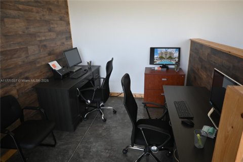 Commercial property in Orlando, Florida № 1867815 - photo 8