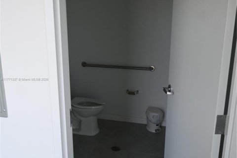 Commercial property in Orlando, Florida № 1867815 - photo 3