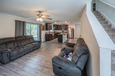 Villa ou maison à vendre à Tavares, Floride: 3 chambres, 159.42 m2 № 1797428 - photo 4