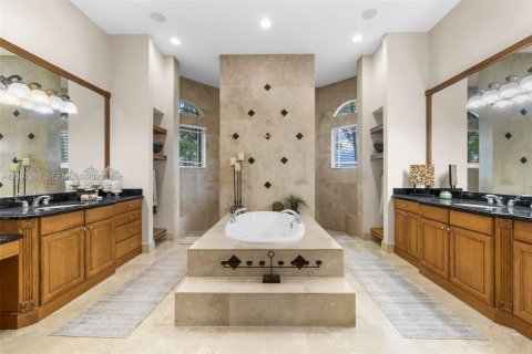 Villa ou maison à vendre à Davie, Floride: 6 chambres, 524.99 m2 № 2394541 - photo 29
