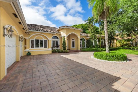 Villa ou maison à vendre à Davie, Floride: 6 chambres, 524.99 m2 № 2394541 - photo 5