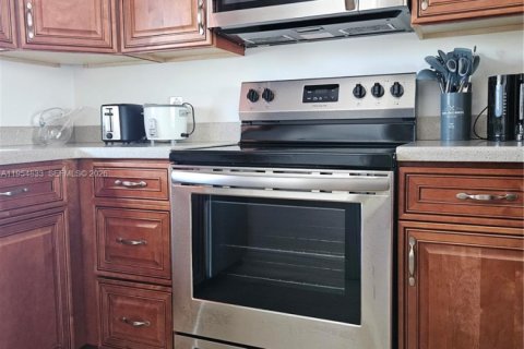 Купить кондоминиум в Дейви, Флорида 1 спальня, 60.76м2, № 2008452 - фото 12