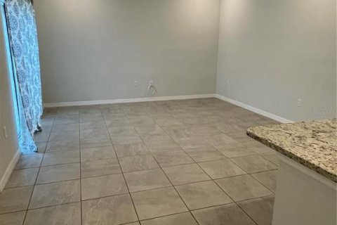 Casa en alquiler en Leesburg, Florida, 3 dormitorios, 149.29 m2 № 1675727 - foto 4