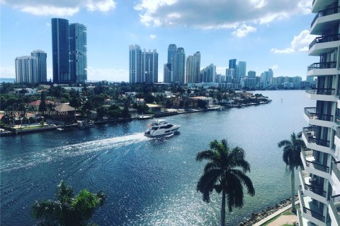 Condominio en venta en Aventura, Florida, 1 dormitorio, 100.61 m2 № 1691911 - foto 2