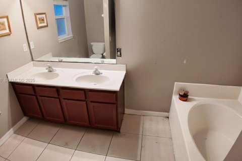 House in Orlando, Florida 4 bedrooms № 1988845 - photo 6