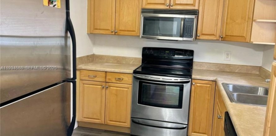 Apartamento en Hallandale Beach, Florida 1 dormitorio, 83.61 m2 № 1992851