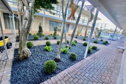 Apartamento en alquiler en Hallandale Beach, Florida, 1 dormitorio, 83.61 m2 № 1992851 - foto 14