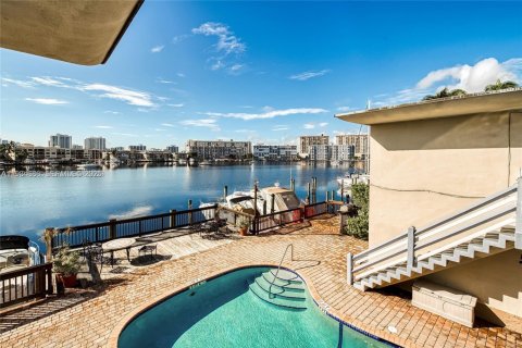 Apartamento en alquiler en Hallandale Beach, Florida, 1 dormitorio, 83.61 m2 № 1992851 - foto 13