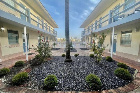 Apartamento en alquiler en Hallandale Beach, Florida, 1 dormitorio, 83.61 m2 № 1992851 - foto 15