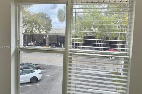 Apartamento en alquiler en Hallandale Beach, Florida, 1 dormitorio, 83.61 m2 № 1992851 - foto 5