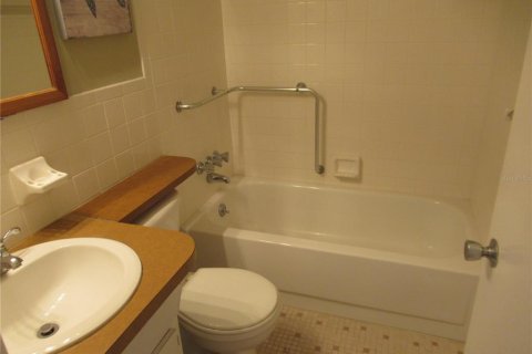 Condo in Clearwater, Florida, 2 bedrooms  № 2218090 - photo 24