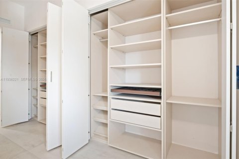 Appartement à louer à Miami, Floride: 2 chambres, 141.49 m2 № 1995951 - photo 24