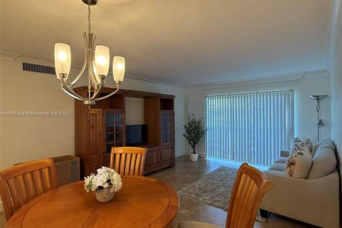 Condominio en venta en Hallandale Beach, Florida, 1 dormitorio, 78.69 m2 № 1865027 - foto 3
