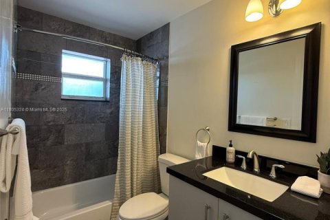 Condominio en venta en Hallandale Beach, Florida, 1 dormitorio, 78.69 m2 № 1865027 - foto 5