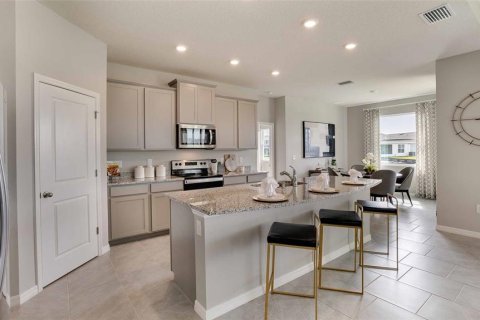 Casa en venta en Land O' Lakes, Florida, 4 dormitorios, 259.66 m2 № 2208418 - foto 4