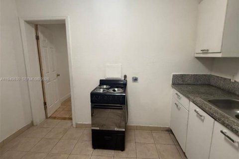 Villa ou maison à louer à Miami, Floride: 1 chambre, 241.08 m2 № 1998018 - photo 3