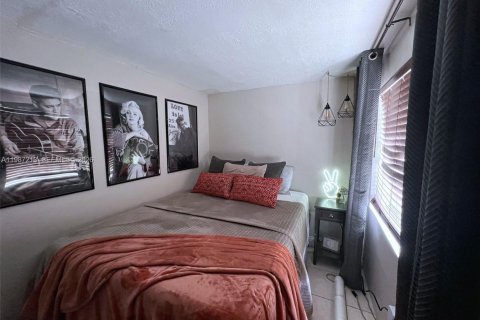 Снять в аренду виллу или дом в Норт-Майами-Бич, Флорида 3 спальни, 129.97м2, № 2047772 - фото 19