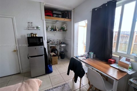 Снять в аренду виллу или дом в Норт-Майами-Бич, Флорида 3 спальни, 129.97м2, № 2047772 - фото 30