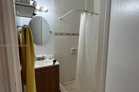 Снять в аренду виллу или дом в Норт-Майами-Бич, Флорида 3 спальни, 129.97м2, № 2047772 - фото 24