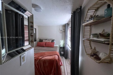 Снять в аренду виллу или дом в Норт-Майами-Бич, Флорида 3 спальни, 129.97м2, № 2047772 - фото 12